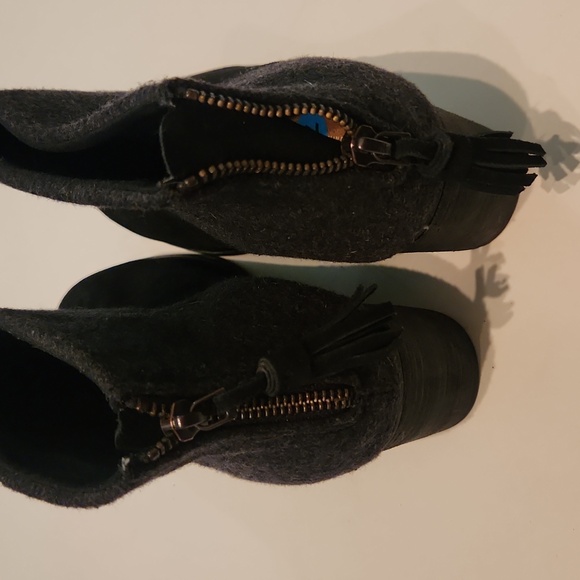 Tom's two tone ankle boots - Picture 4 of 6